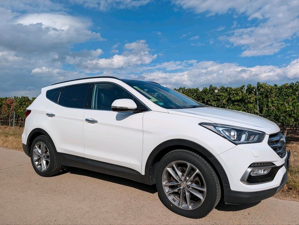Image of Hyundai SANTA FE