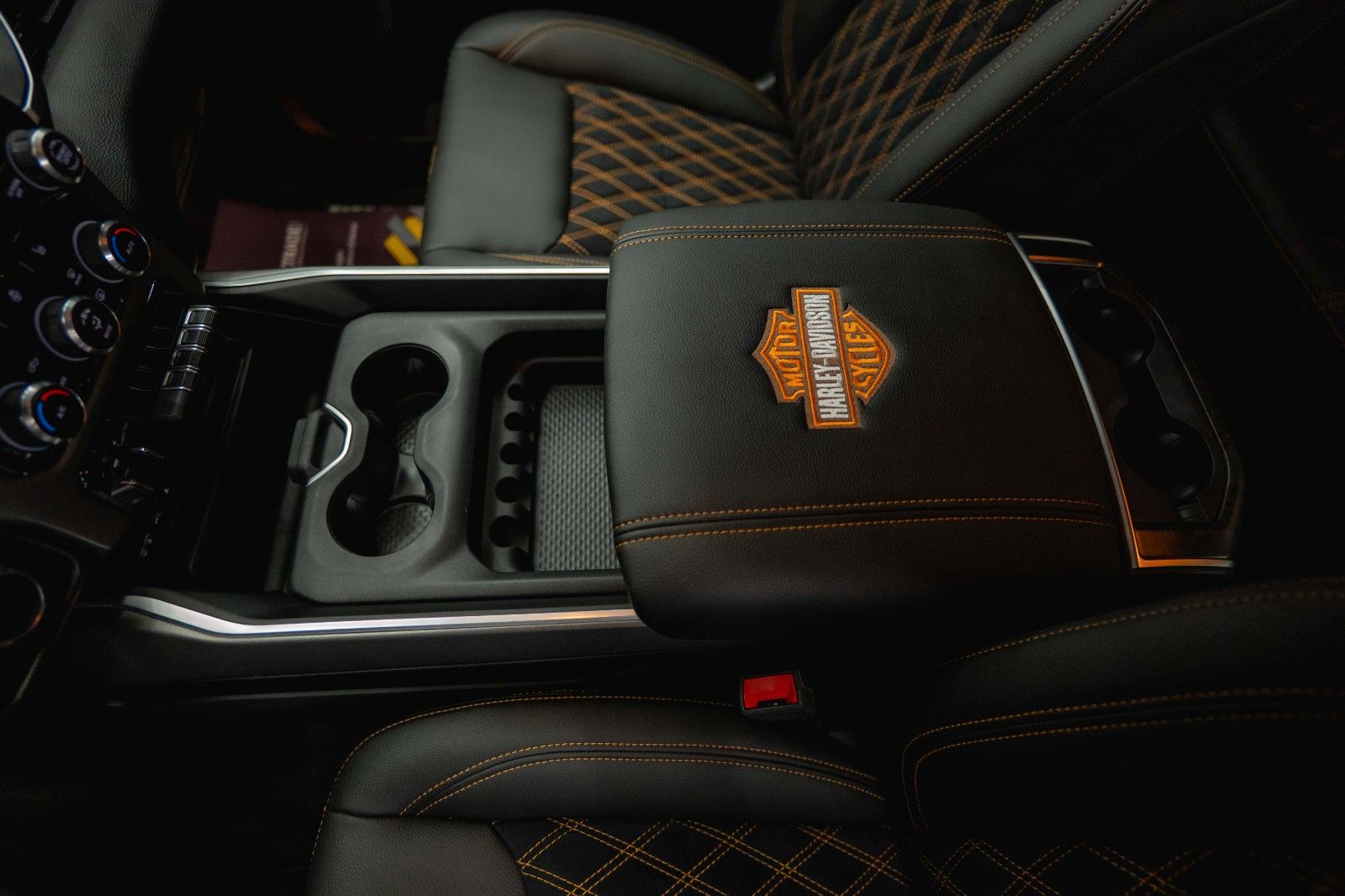 Fahrzeugabbildung Dodge RAM 5.7 V8 HEMI 4x4 OFFROAD Night HarleyDavidson