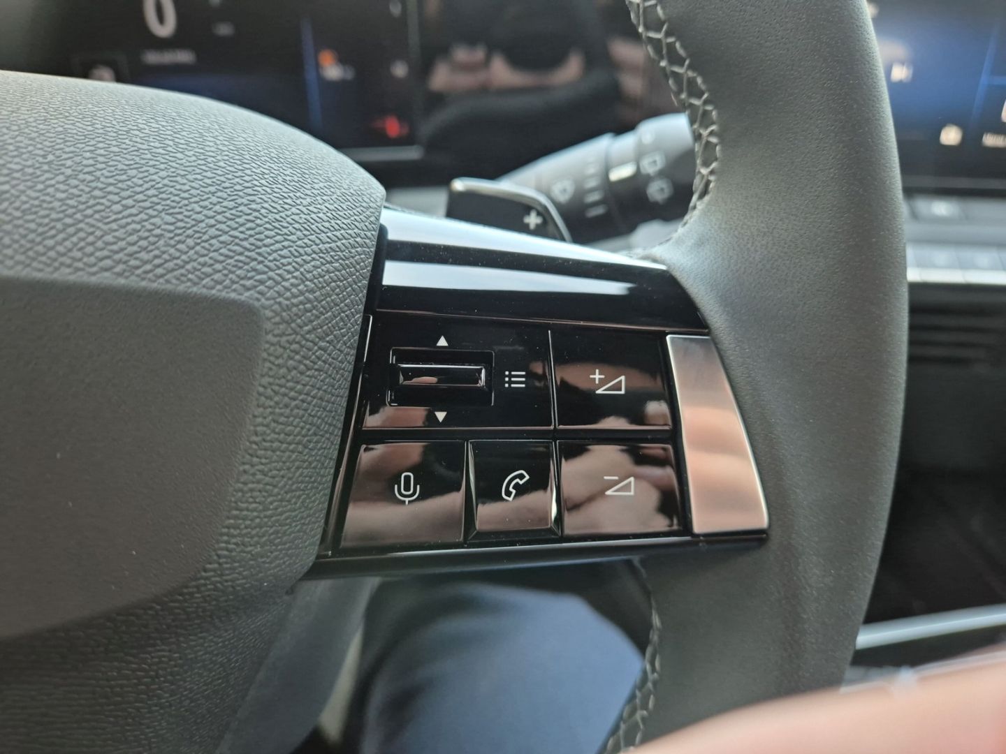 Fahrzeugabbildung Opel Astra 1.5 D EU6e L Sports Tourer Edition LED App