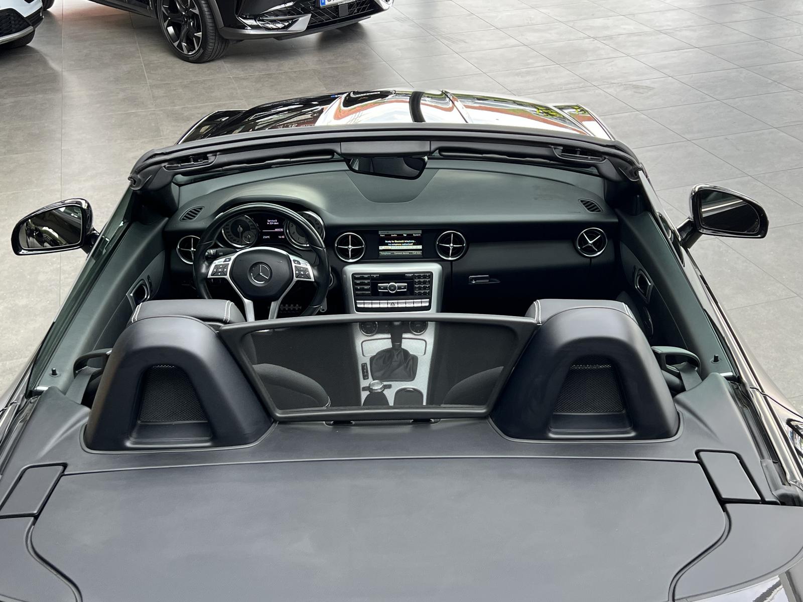 Mercedes-Benz SLK SLK 200 Leder Navi Harman&Kardon Shz