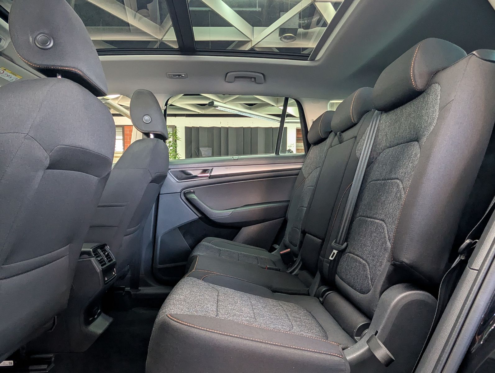 Fahrzeugabbildung SKODA Kodiaq Clever 4x4 PANO*AHK*CANTON*4xSHZ*7-Sitzer