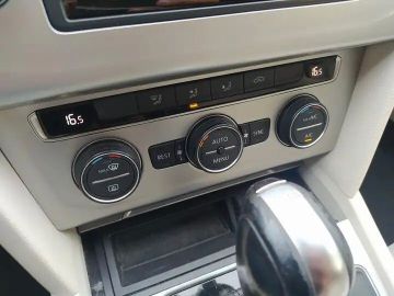 Volkswagen Passat - 12