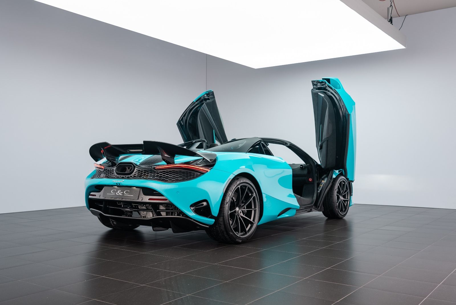 Fahrzeugabbildung McLaren 750S Spider/FULL CARBON/LIFT/STOCK/SENNA SEATS/