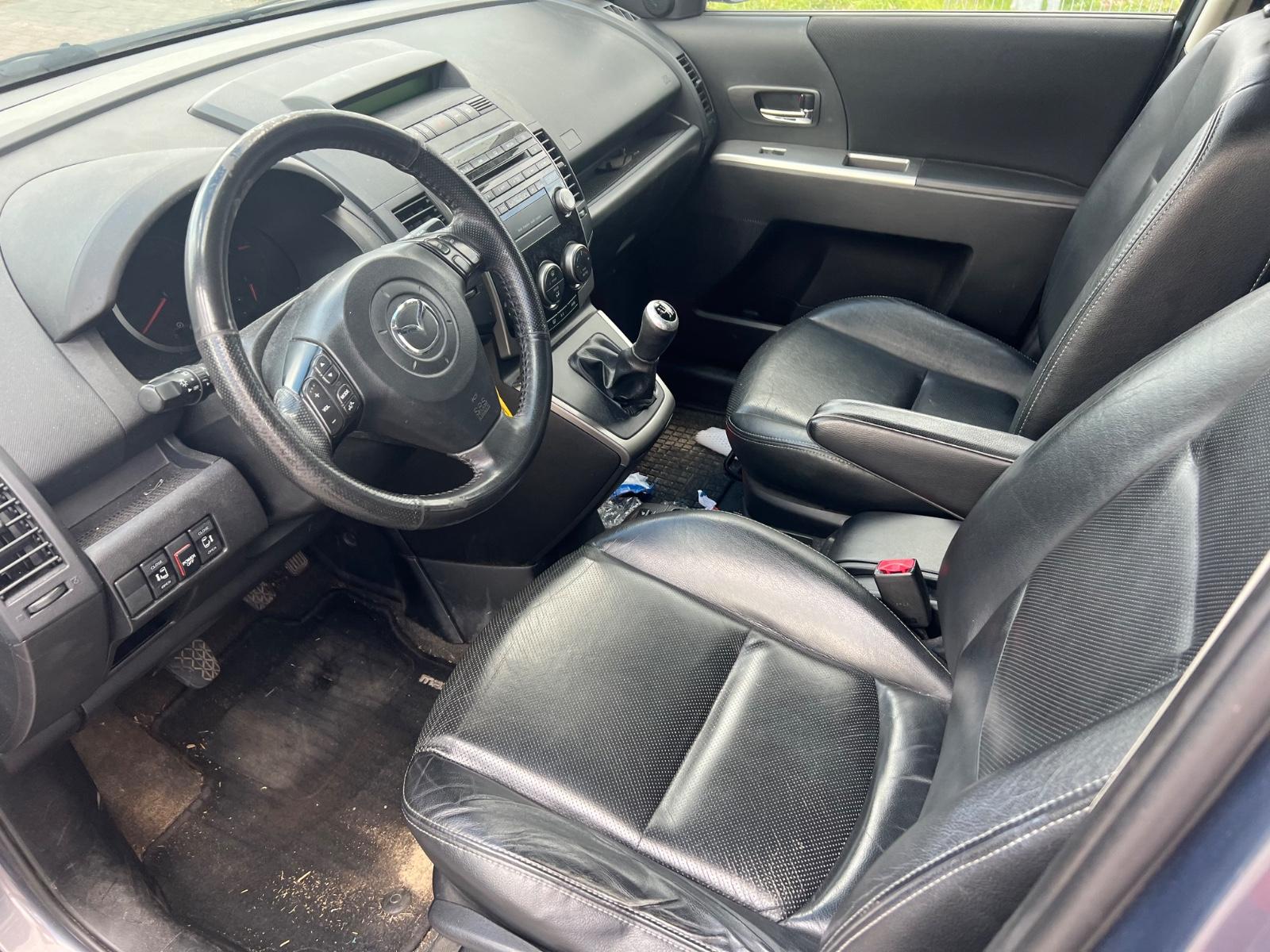 Mazda 5 2009 — interior