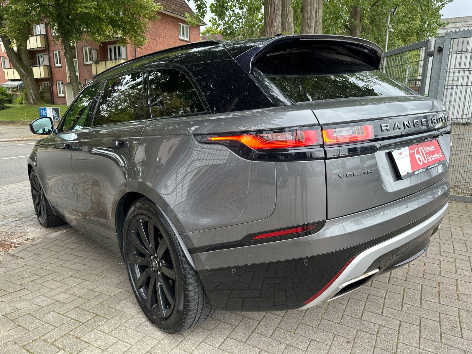 Fahrzeugabbildung Land Rover Range Rover Velar R-Dynamic*PANO*MEMEORY*HEADUP