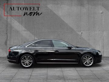 Audi A8 - 8