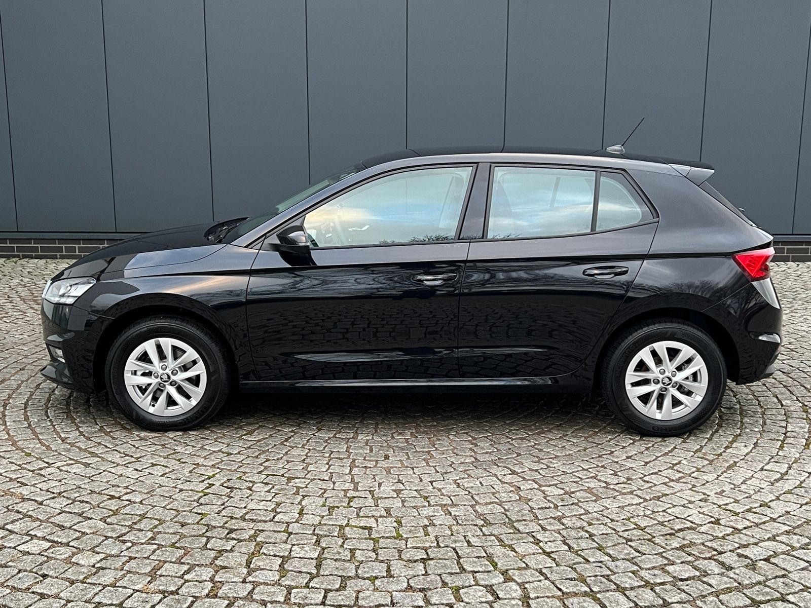 Fahrzeugabbildung SKODA Fabia Selection Edition 130 1.0 TSI DSG *Garanti