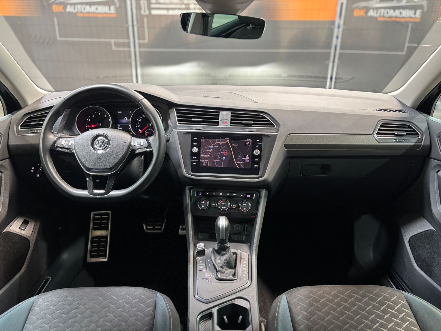 Fahrzeugabbildung Volkswagen Tiguan 1.5 TSI IQ.DRIVE#DSG#LED#ACC#Spur#Keyless