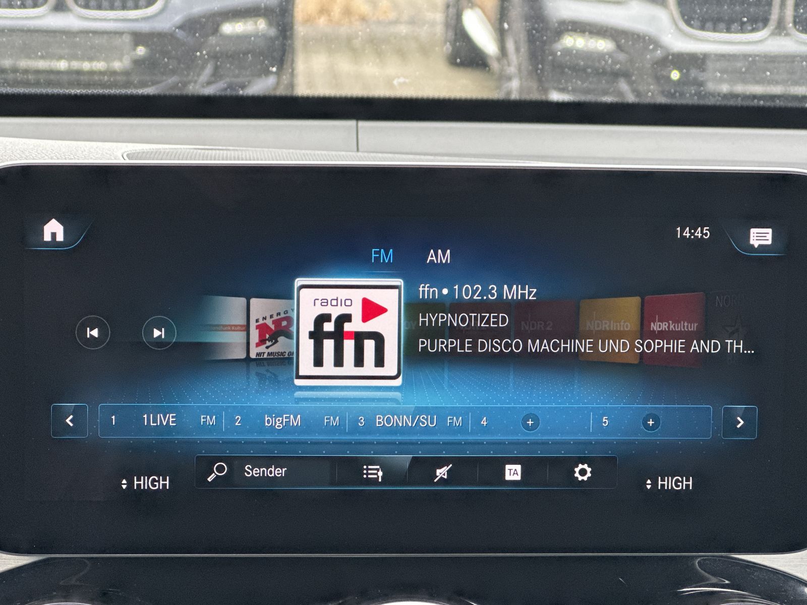 Fahrzeugabbildung Mercedes-Benz GLC 220d 4M AMG-Line NAV+LED+KAM+BURMESTER+CPLAY