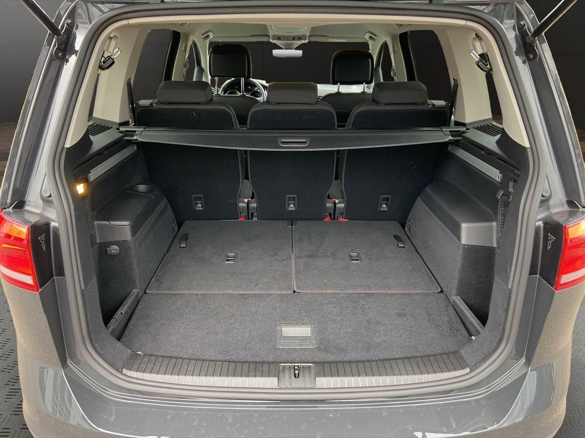 Touran Highline 1.5l TSI DSG LED Navi ACC 7-Sit