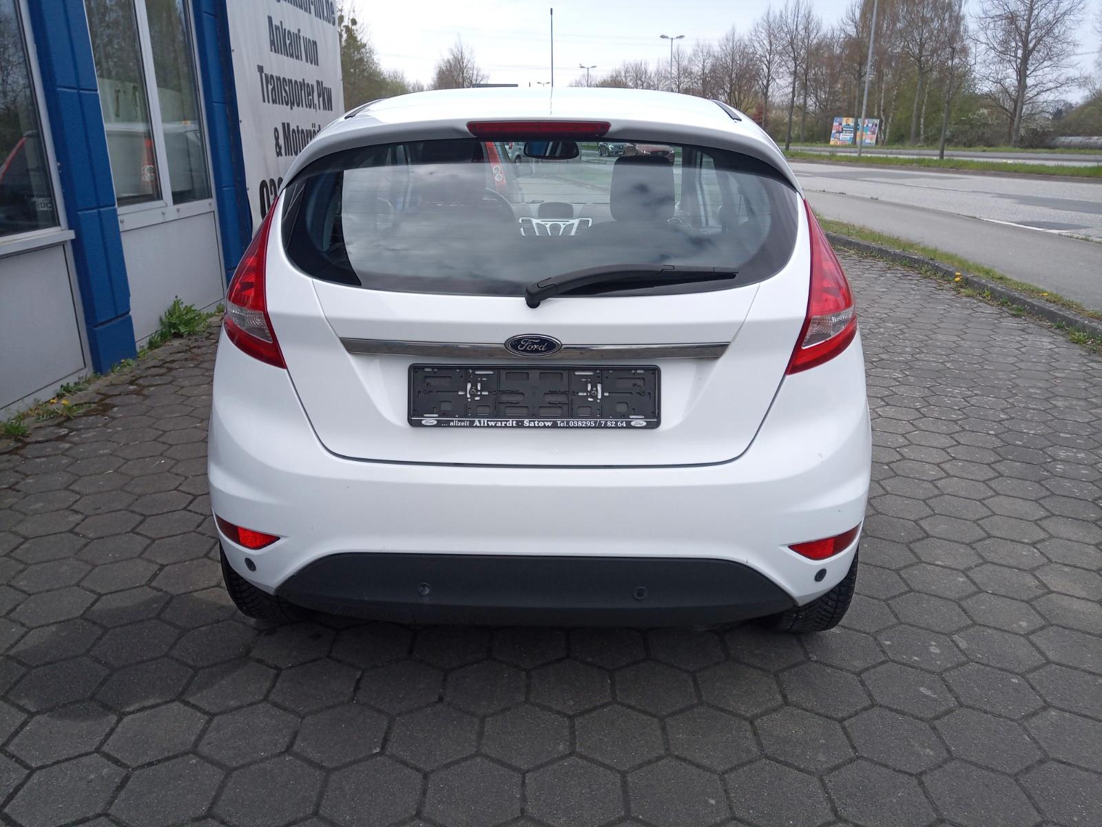Ford Fiesta Titanium/HU neu