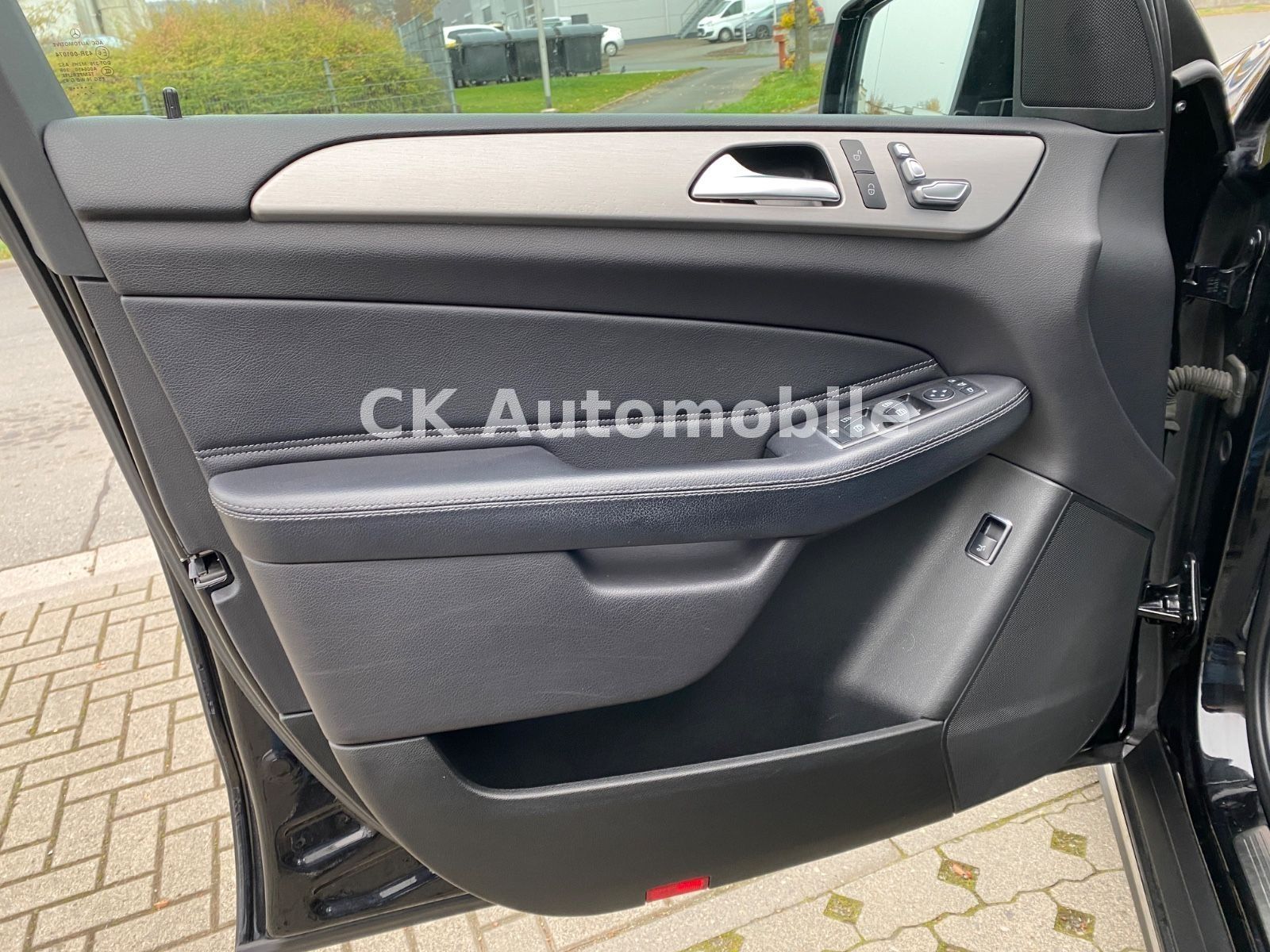 Fahrzeugabbildung Mercedes-Benz GLE 350d 4Matic/Navi/Rückfahrkamera/Tempomat