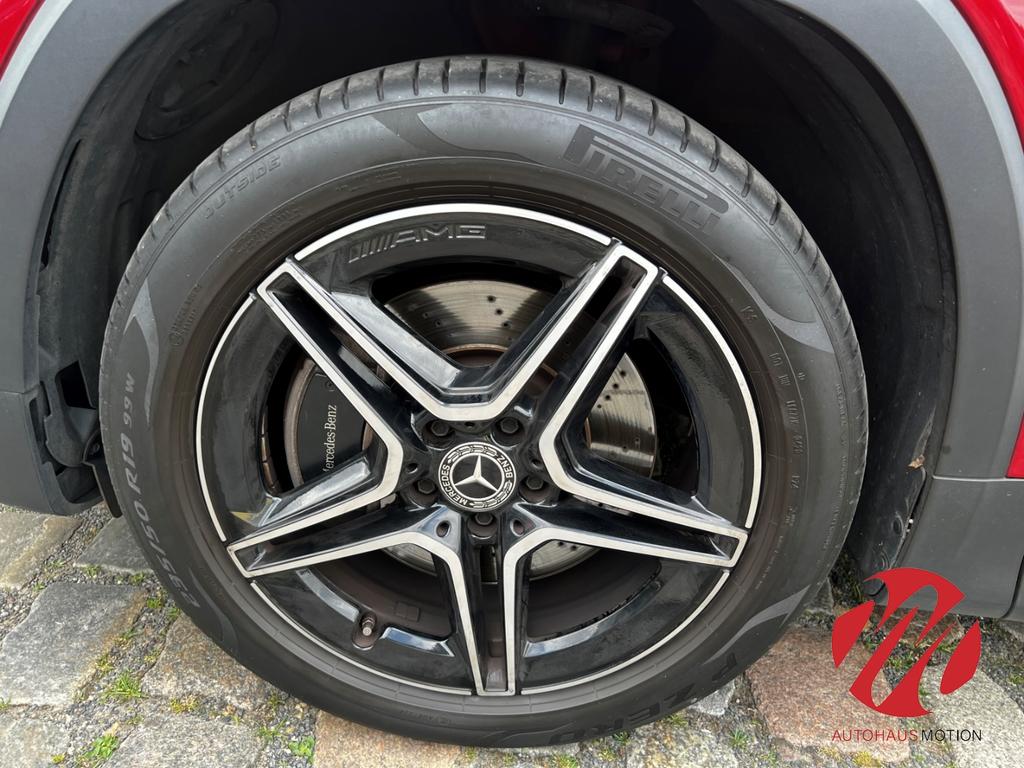 Mercedes-Benz GLB 220