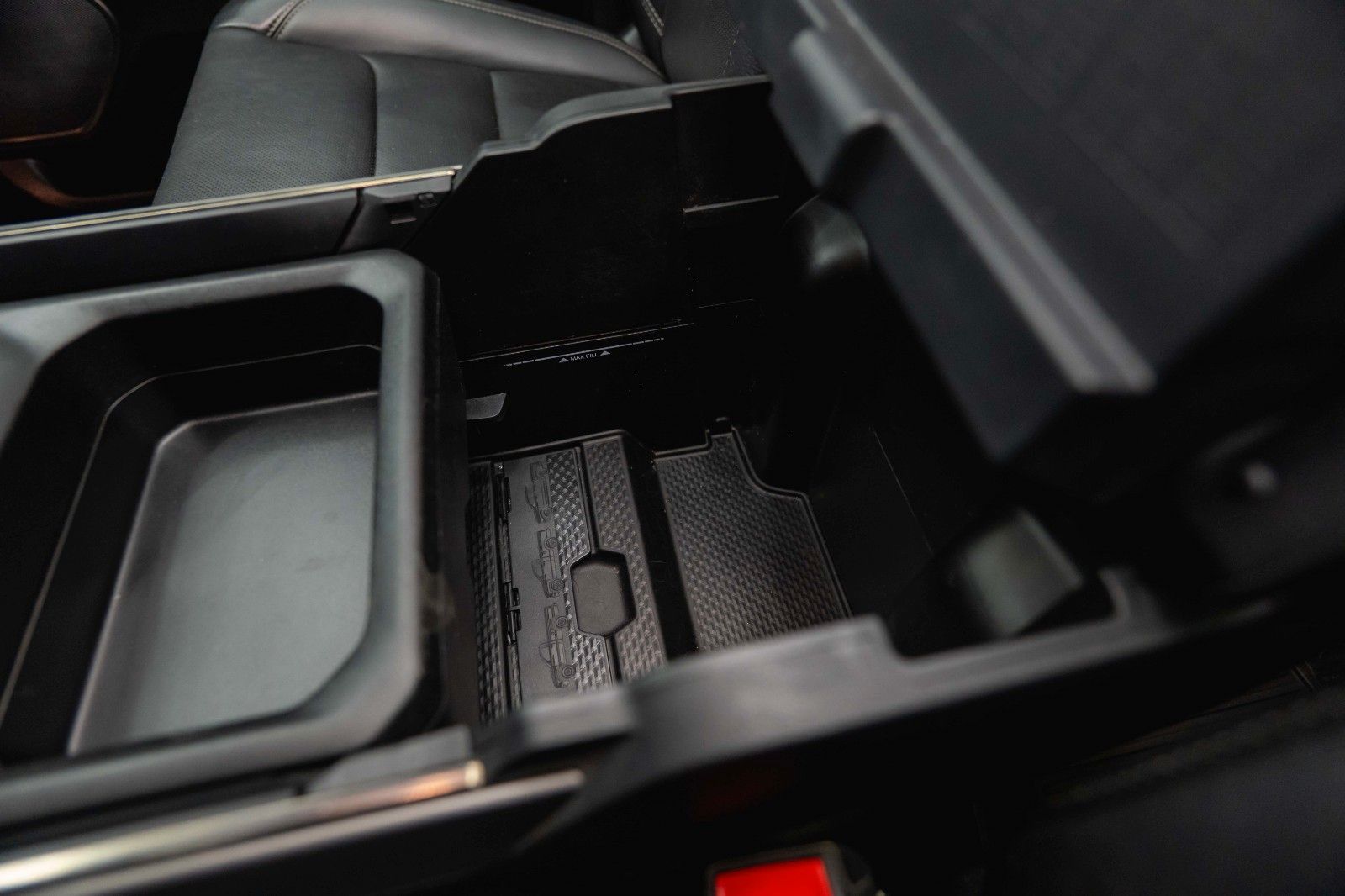 Fahrzeugabbildung Dodge RAM 5.7 V8 HEMI 4x4 NIGHT LARAMIE *Pano*RAMBOX*