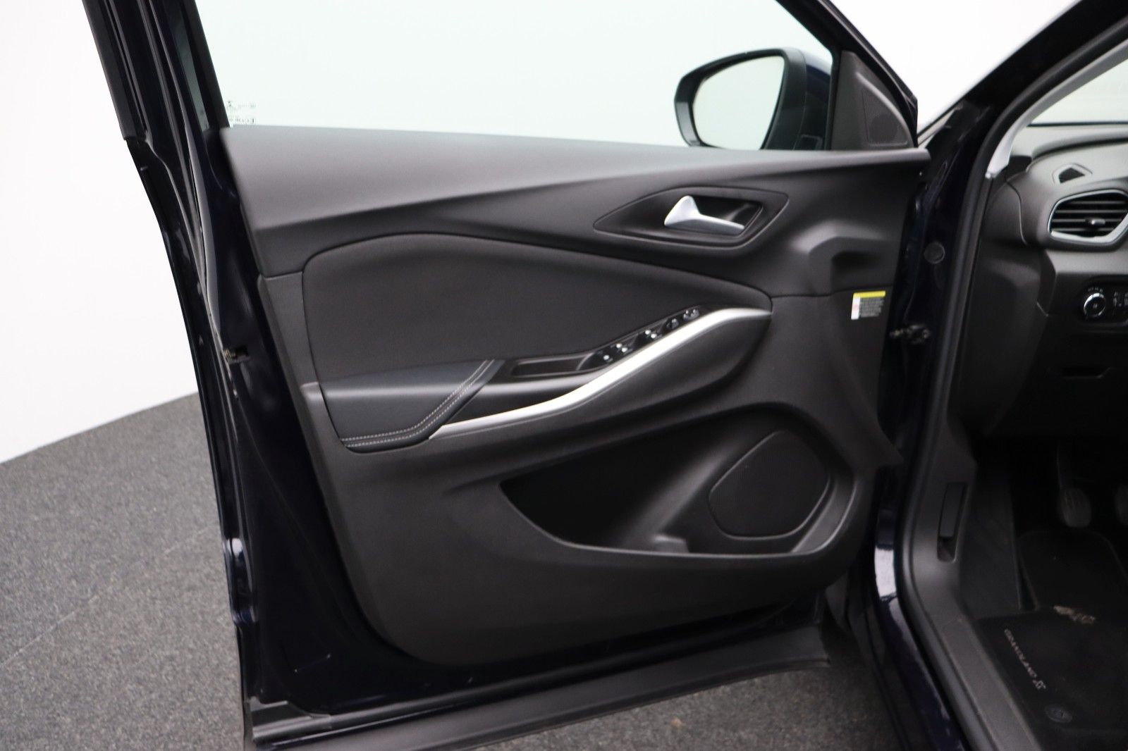 Fahrzeugabbildung Opel Grandland 1.2 Edition