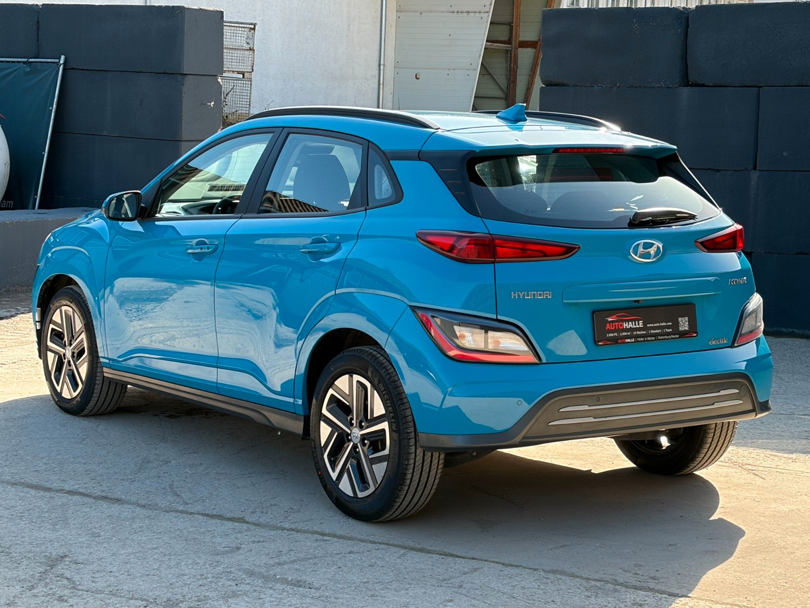 Fahrzeugabbildung Hyundai KONA E Select ACC LHZ SHZ LKAS PDC KAM