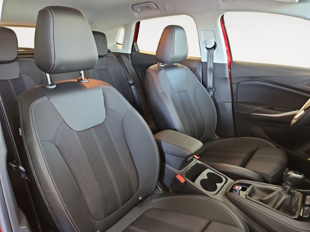 Fahrzeugabbildung Opel Grandland 1.2 DI GS, Navi, RFK, SHZ, LHZ,FSH