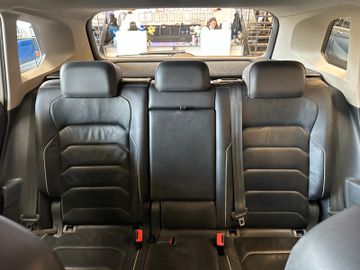 MYAUTOCENTER – Gebraucht- und Jahreswagen mit Werkstattservice in Pfaffenhofen Volkswagen Tiguan *Highline*4Motion*Leder*AHK*LED*
