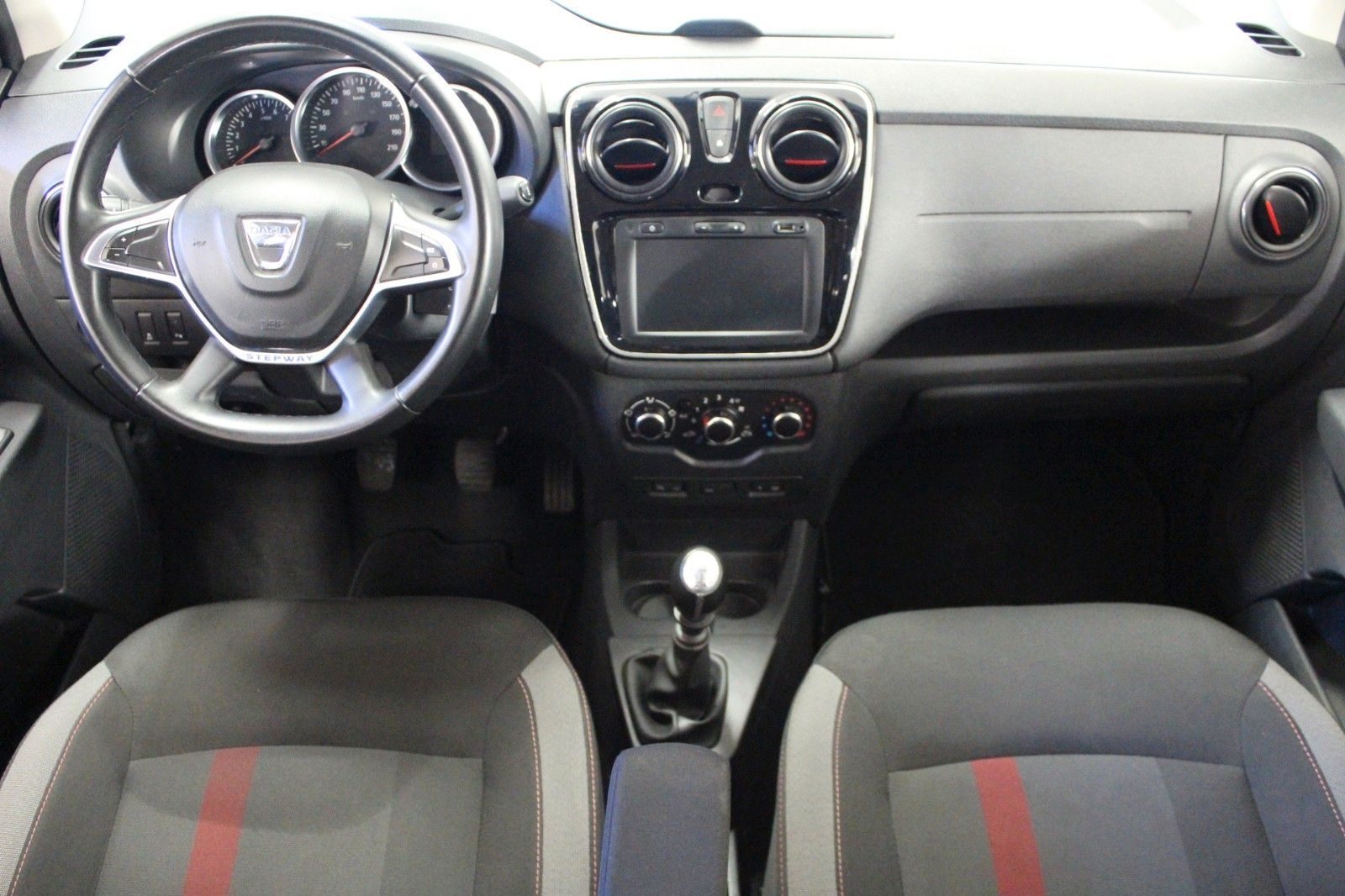 Fahrzeugabbildung Dacia Lodgy TCe 130 Stepway **Navi*7 Sitze*Techroad