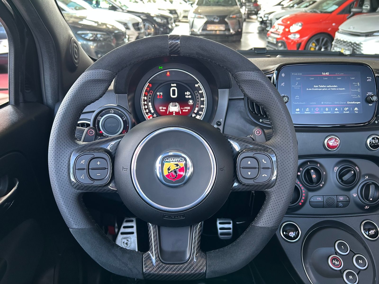 Fahrzeugabbildung Abarth 695C Cabrio Aut. LEDER CARPLAY PDC ALU