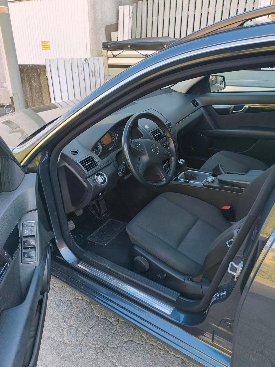 Mercedes-Benz 200 2010 — photo 7