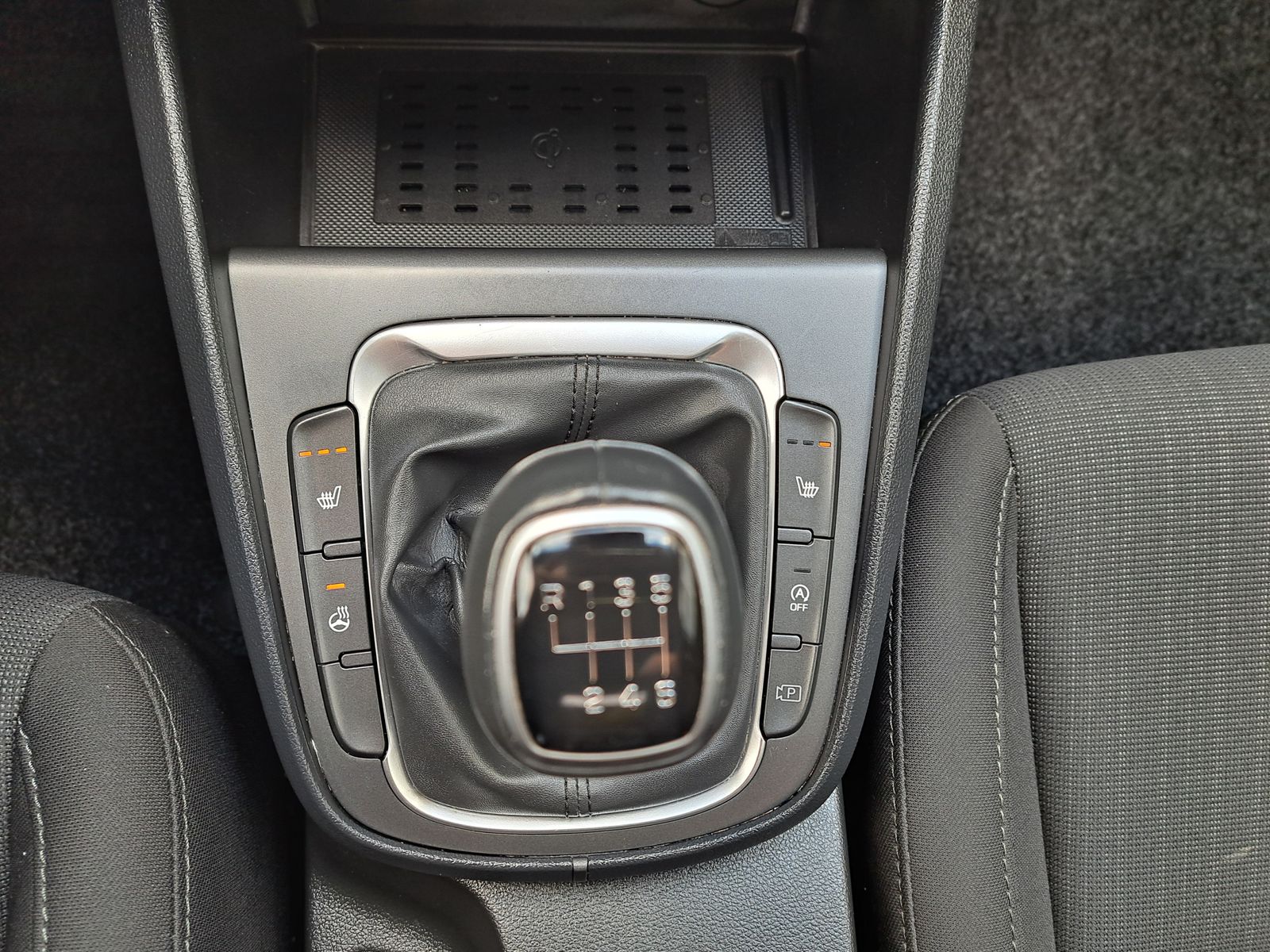 Fahrzeugabbildung Hyundai Kona Intro LED NAVI KAMERA KRELL WINTERPAKET