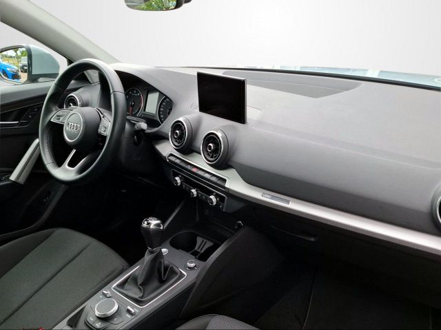 Q2 35 TFSI ADVANCED CAM+SHZ+LED