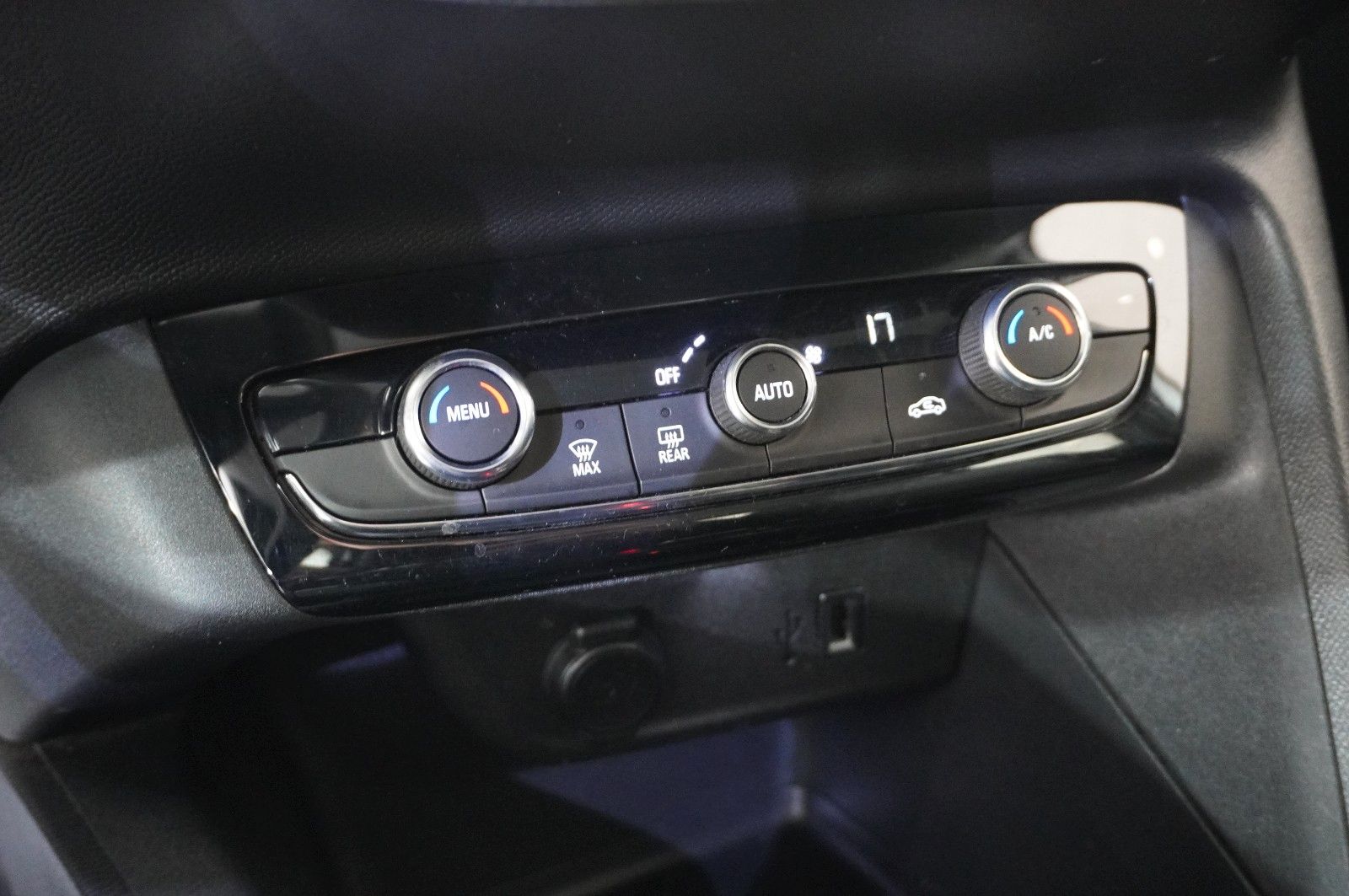 Fahrzeugabbildung Opel Corsa-e  EDITION 7,4kw/50kwh/Wärmepumpe