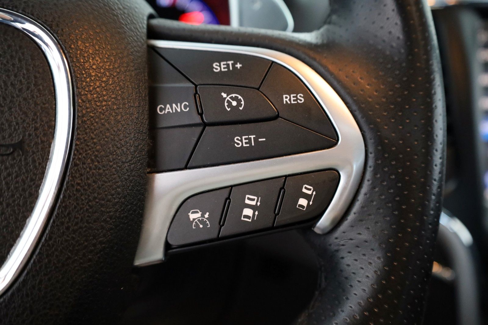 Fahrzeugabbildung Jeep Grand Cherokee 6.4 V8 HEMI SRT Leder,Navi,ACC,SH