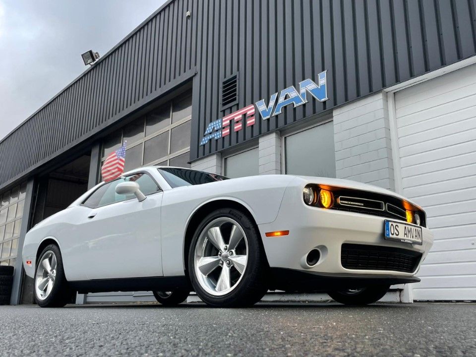 Fahrzeugabbildung Dodge Challenger 3.6 V6 20 Zoll Kamera Heckspoiler