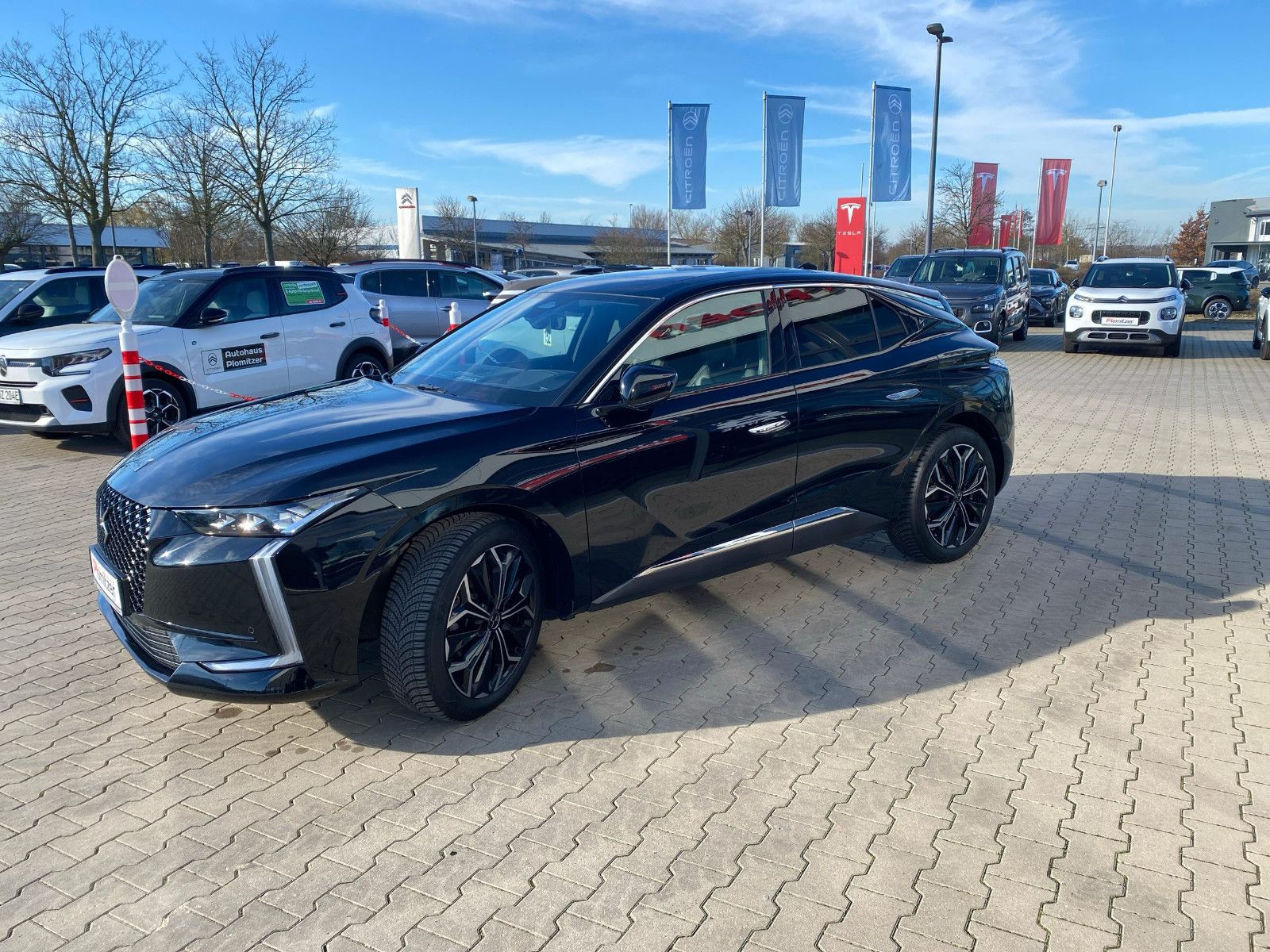 Fahrzeugabbildung DS Automobiles DS4 Benzin Automatik 130 ETOILE *LEDER*MatrixLED