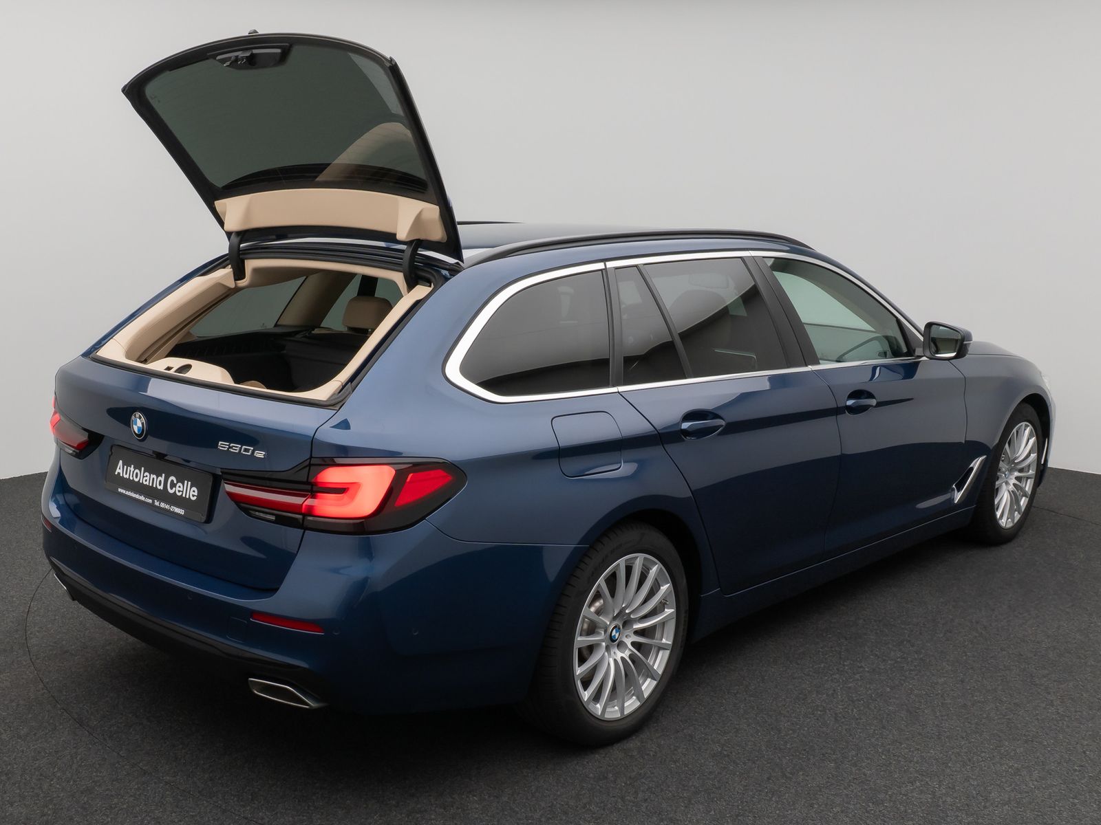 Fahrzeugabbildung BMW 530e Laser 360° HUD DAB H/K Komfort Alarm Sport