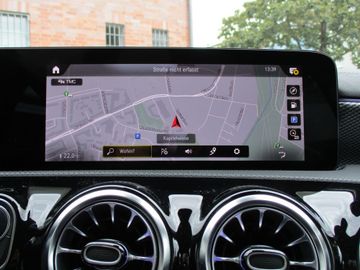 Mercedes CLA Shooting Brake - 11