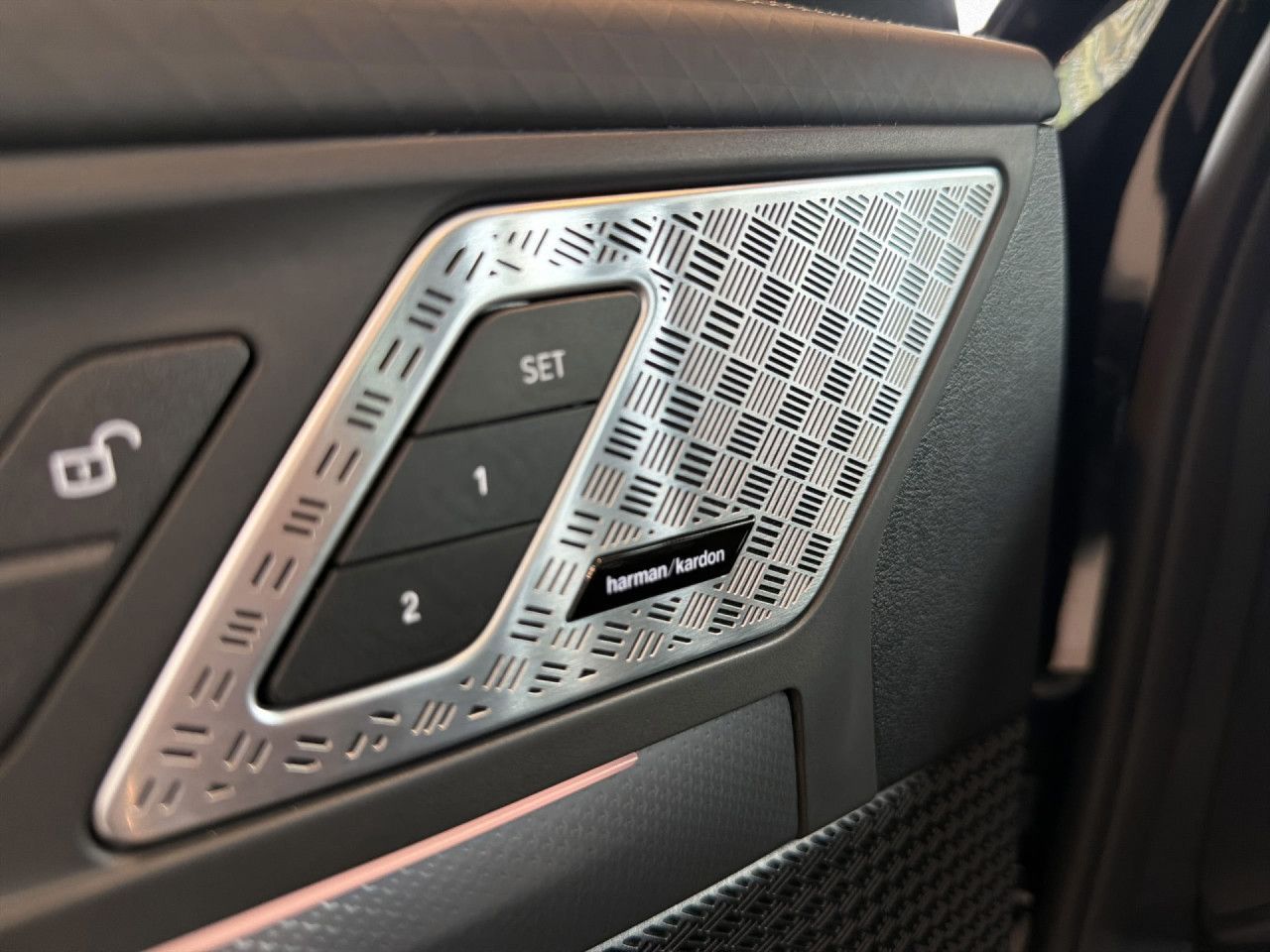 BMW iX2 - Bild 22