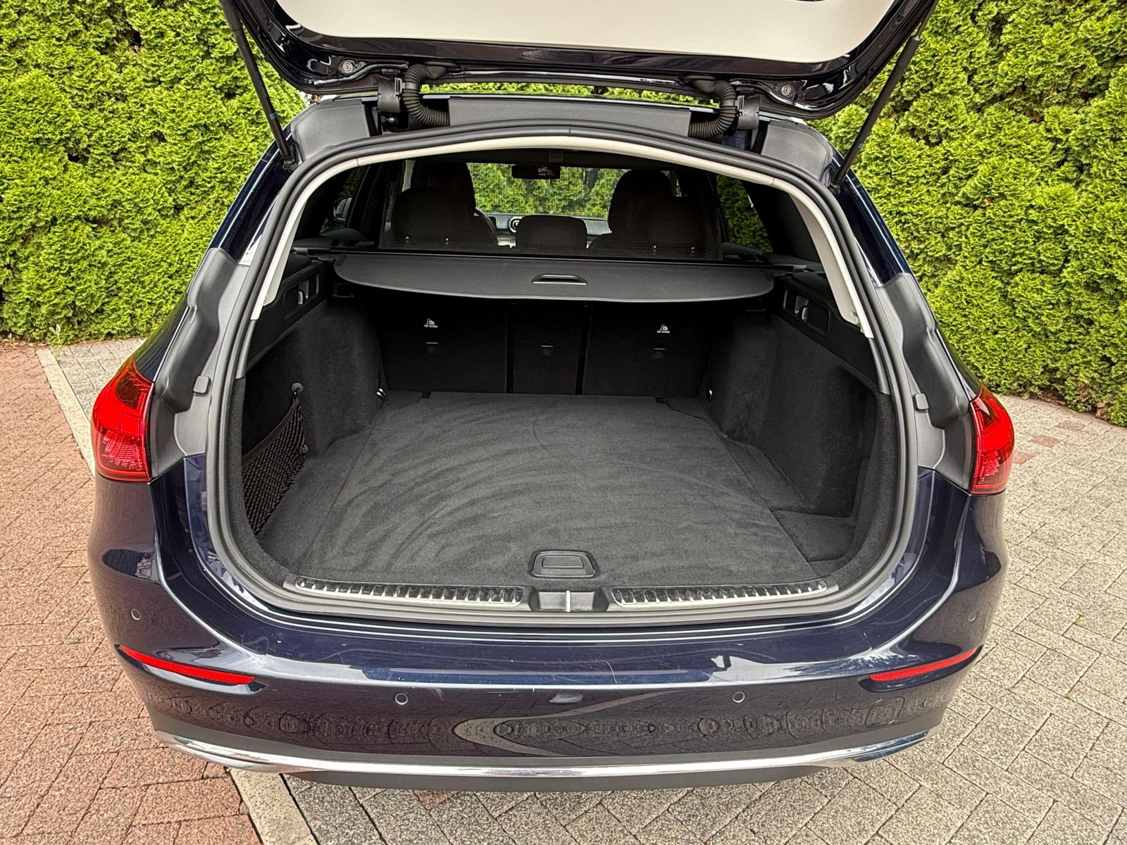 Fahrzeugabbildung Mercedes-Benz C 220 d T 9G Avantgarde LED+T-LEDER+KAM+MBUX+SHZ