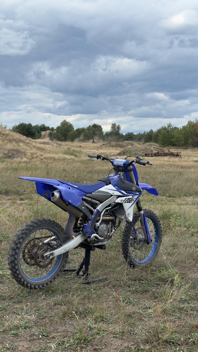 Yamaha YZF 2014 — двигун 250 cm³, 57 HP (42kW)