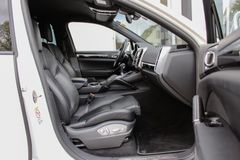 PORSCHE Cayenne S Diesel/ LUFTFAHR. PASM / PDLS+/ BOSE PORSCHE Cayenne S Diesel/ LUFTFAHR. PASM / PDLS+/ BOSE