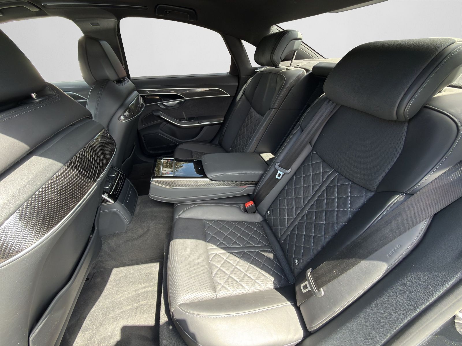 Audi A8 - Bild 15
