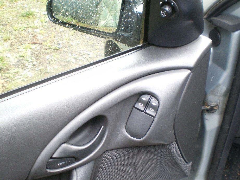 Ford Focus 2004 — photo 6