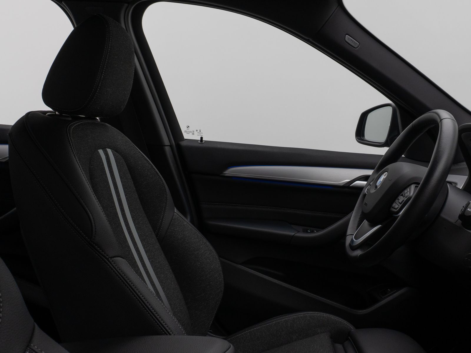 Fahrzeugabbildung BMW X1 sD20i SportLine Kamera HUD DAB HiFi Alarm LED