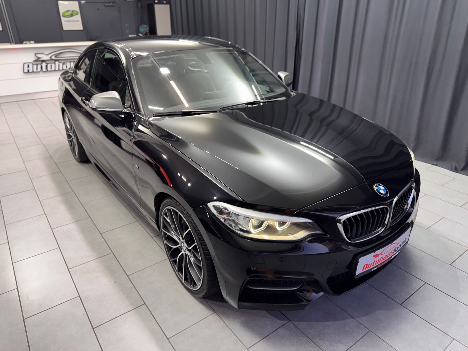 Fahrzeugabbildung BMW M240i Coupe xDrive|M-PERFORMANCE|1.HAND|