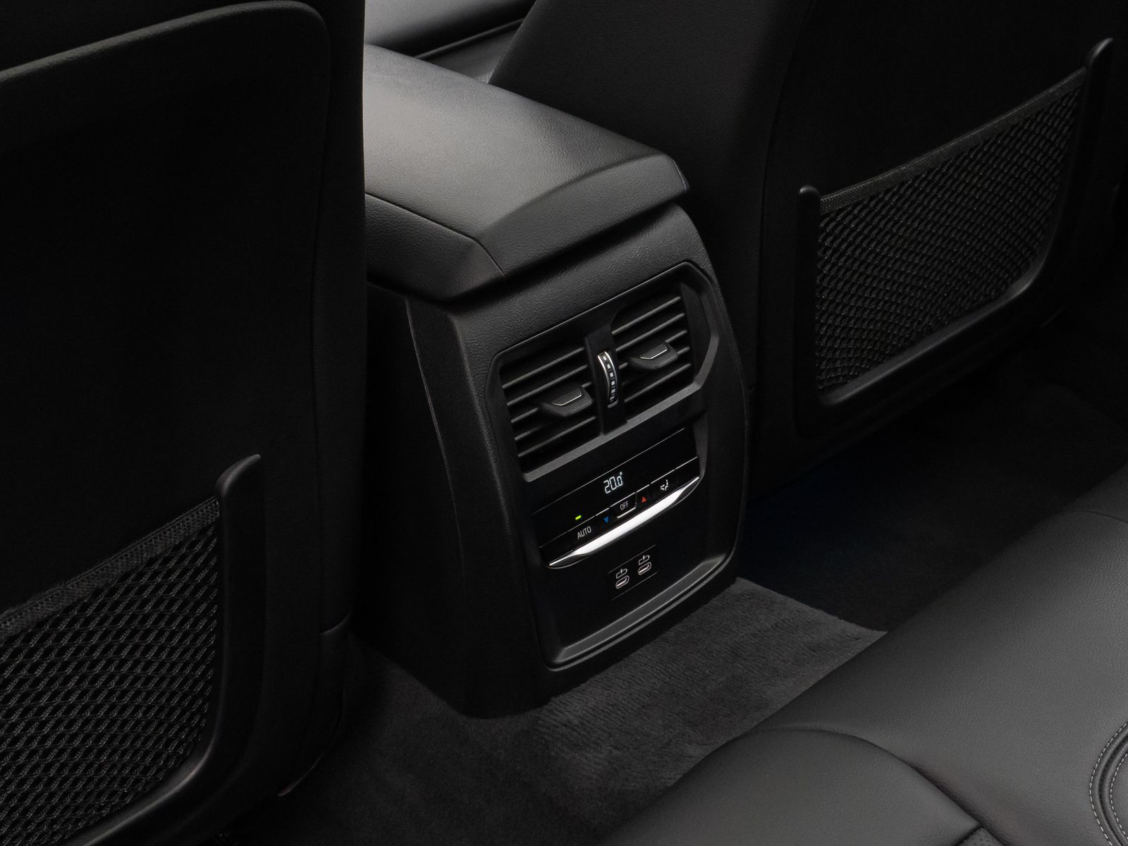 Fahrzeugabbildung BMW 320e Luxury Line Panorama Kamera DAB AHK Alarm