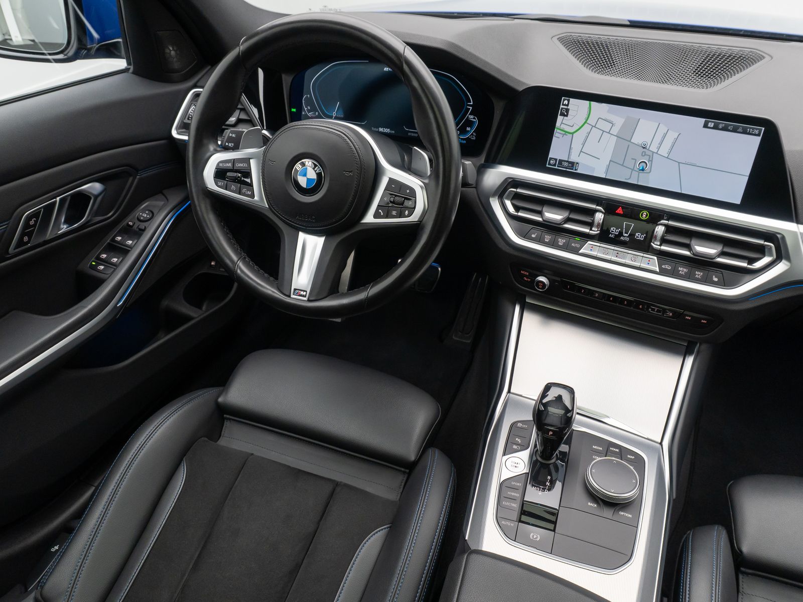 Fahrzeugabbildung BMW 330e xD M Sport Kamera DAB Laser HUD Panoram 19"