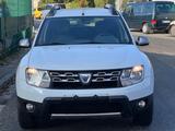 Dacia Duster I Laureate 4x4*Klima*Navi*PDC* - Dacia Duster aus 2014 mit Diesel-Antrieb: Allradantrieb, Geländewagen