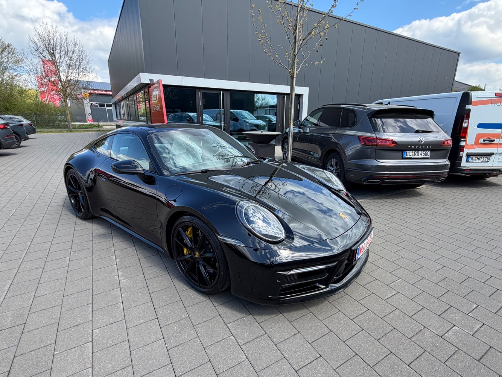 PORSCHE 992 4s Schalter /PCCB/BOSE/SAGA/LIFT/PANO/21"
