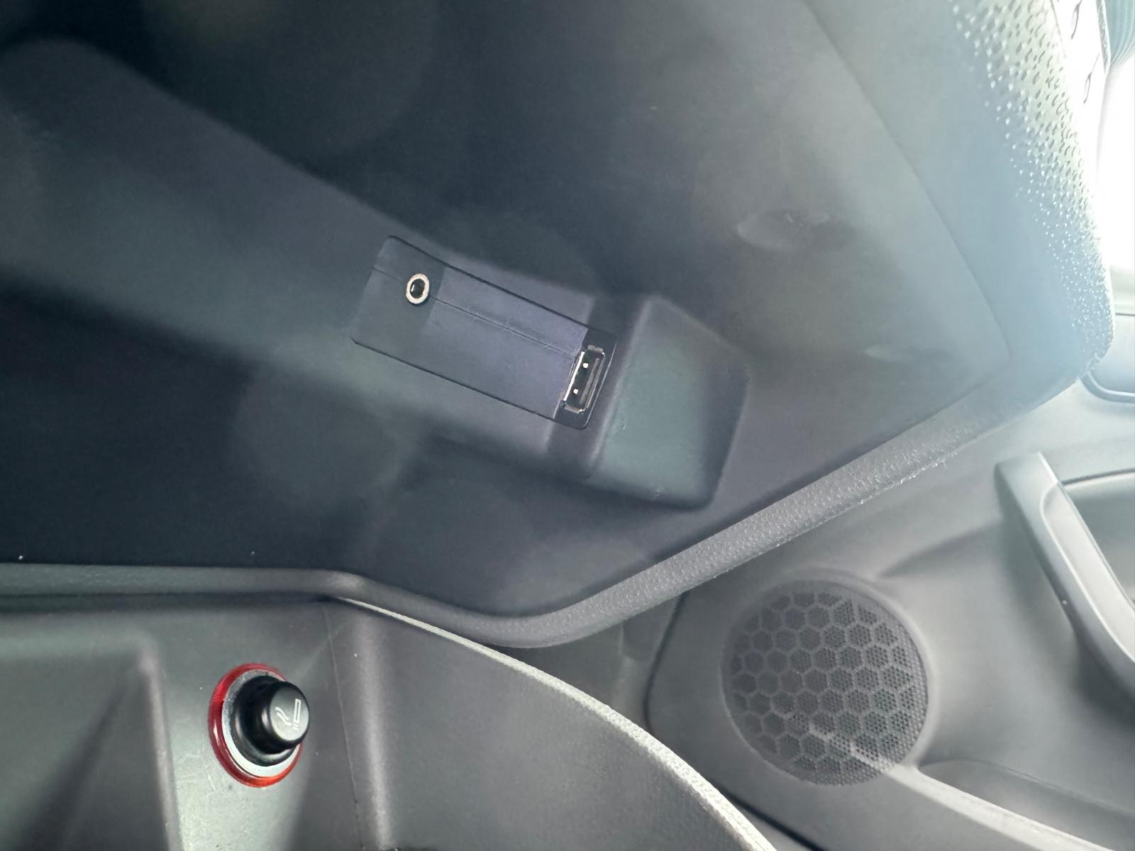Seat Ibiza 2011 — photo 14