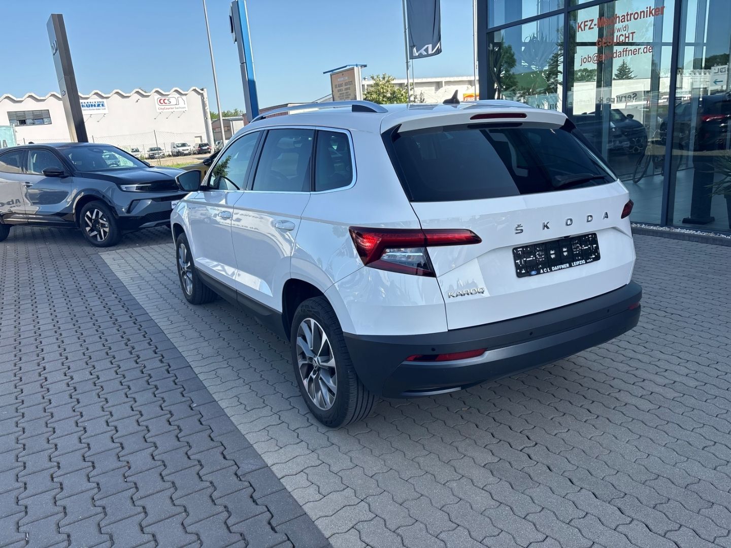 Fahrzeugabbildung SKODA Karoq Clever AHK BeheizbareWSS KLIMA ElekHeckkla