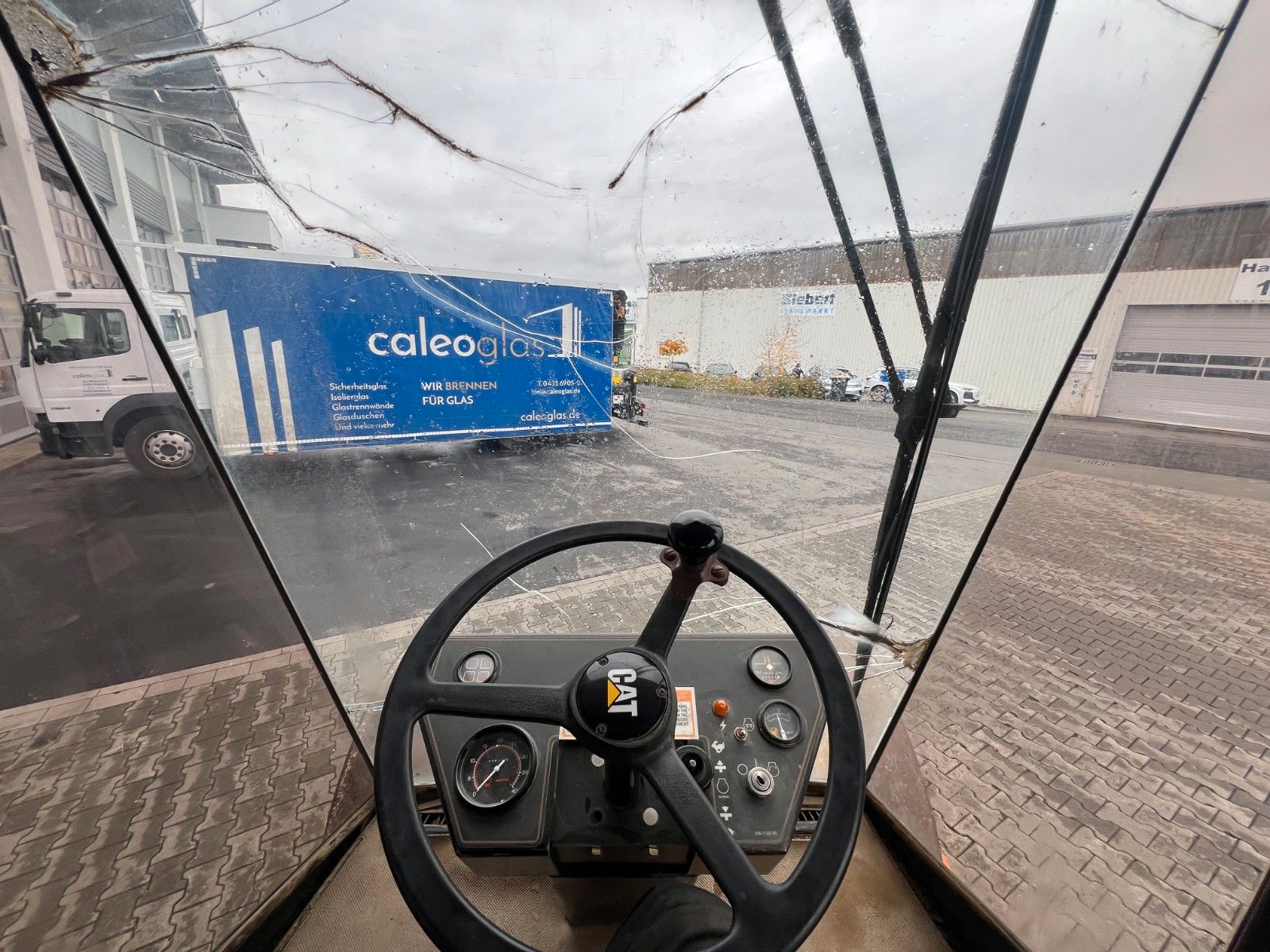 Fahrzeugabbildung CAT CS 433C Walze / 3804 h