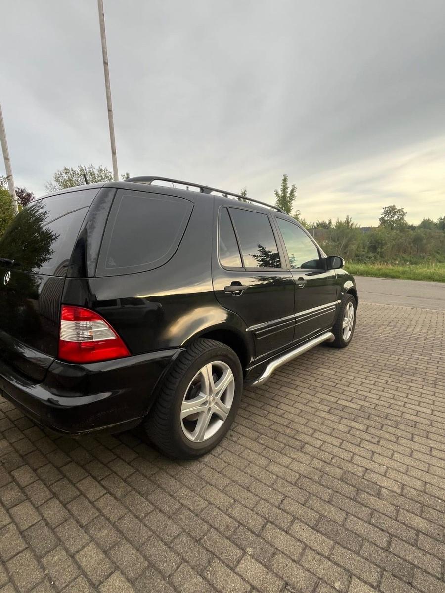 Mercedes-Benz ML270 2004 — engine 163 HP (120kW)