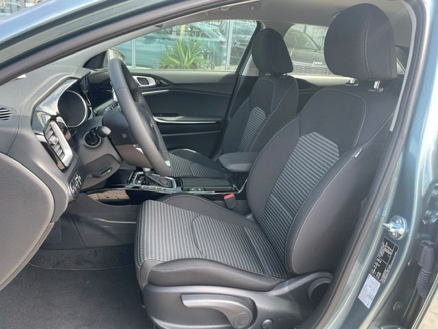 Fahrzeugabbildung Kia Ceed Spirit TotWinkAss P1 Navi Digitales Cockpit